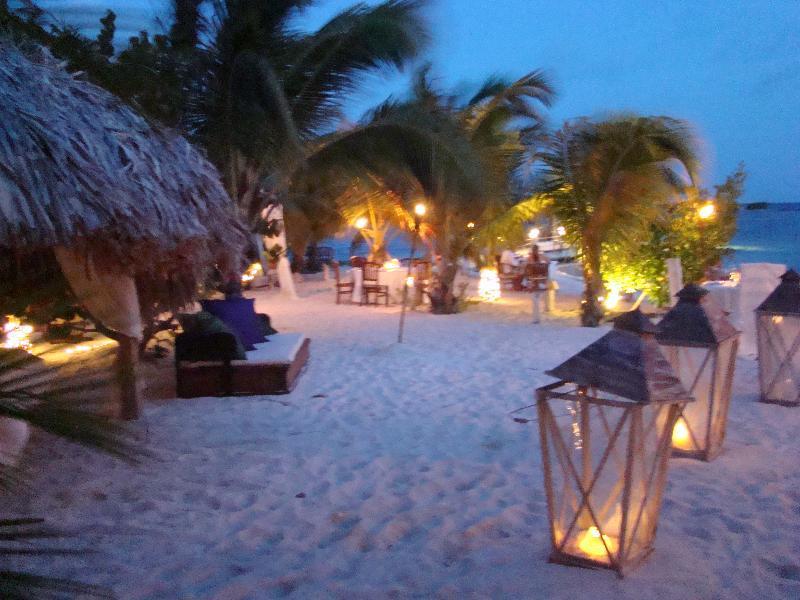Palmita Hotel Hostel Oranjestad Eksteriør bilde