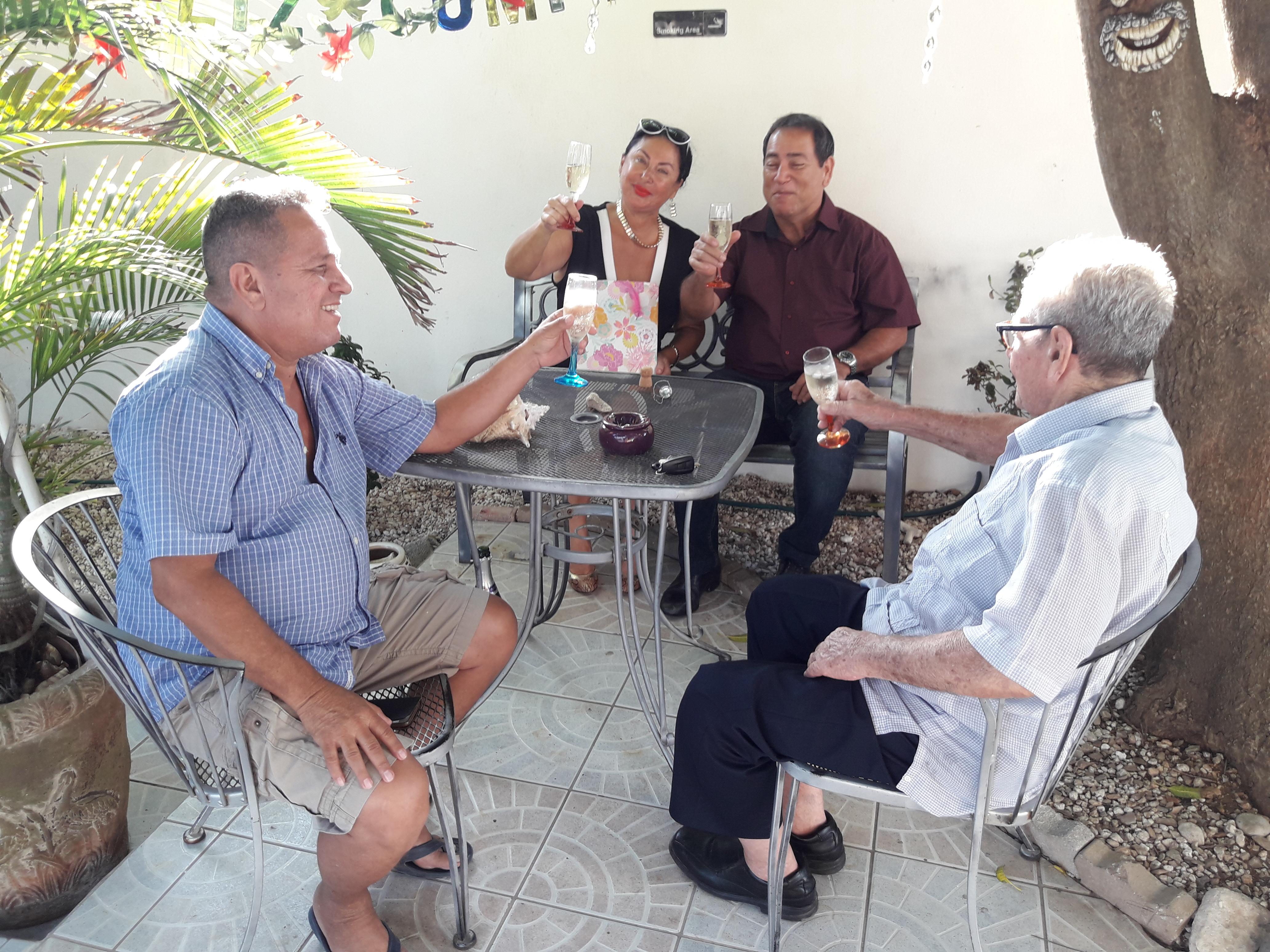 Palmita Hotel Hostel Oranjestad Eksteriør bilde
