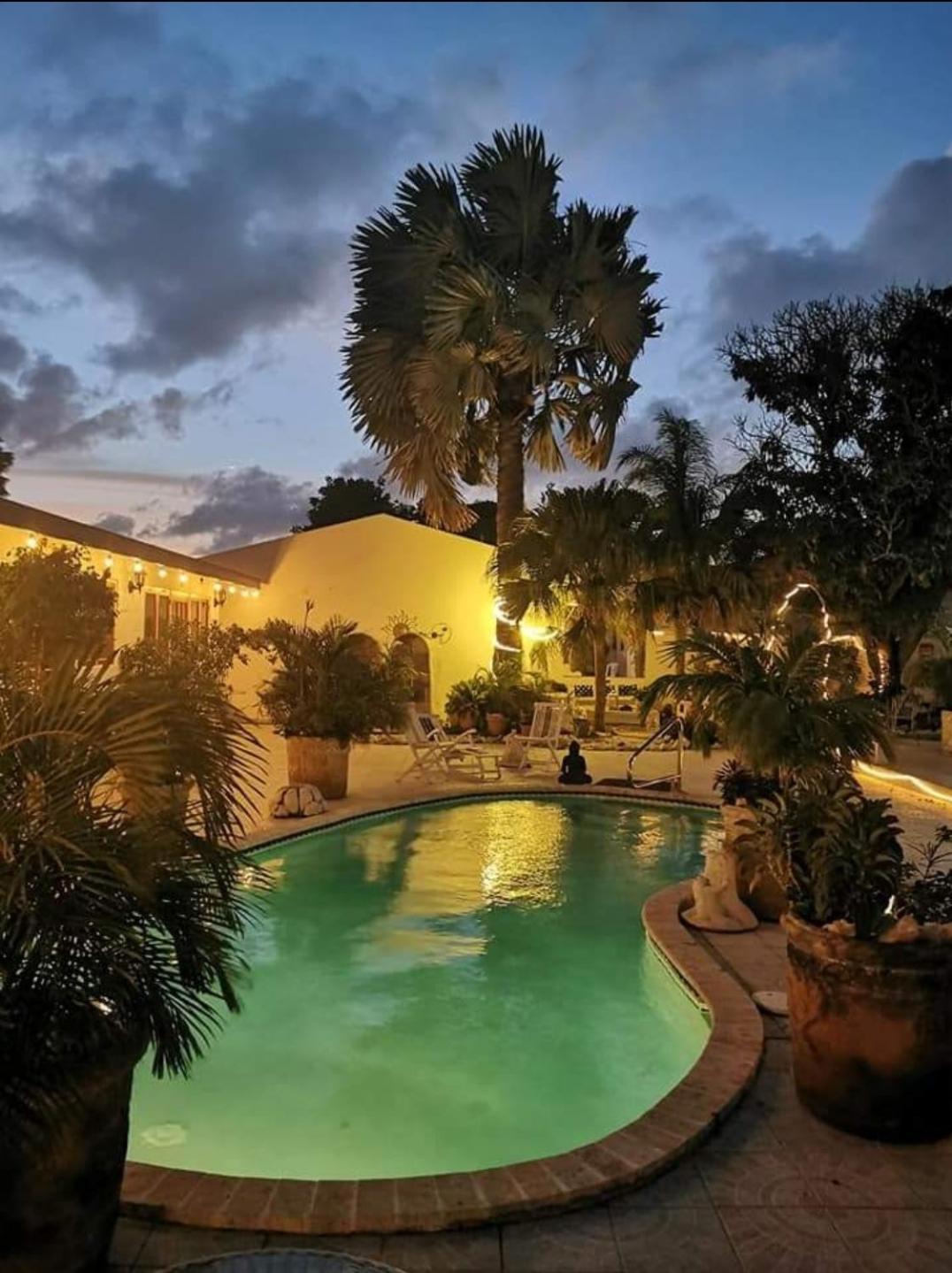 Palmita Hotel Hostel Oranjestad Eksteriør bilde